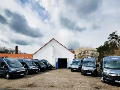 Wohnmobil mieten Berlin: Station von außen